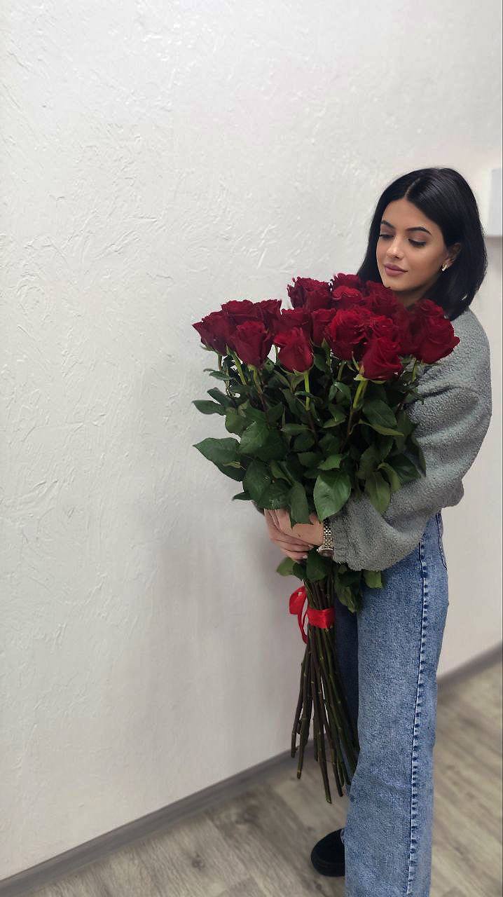 Роза красная метровая