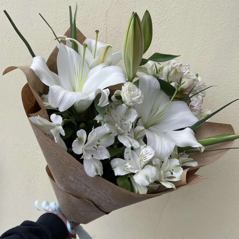 Лилия Белая