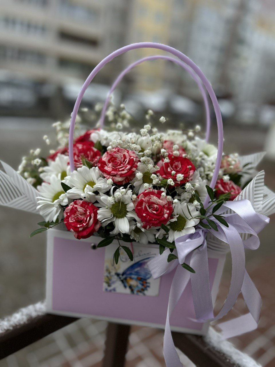 Прямоугольная сумочка с цветами